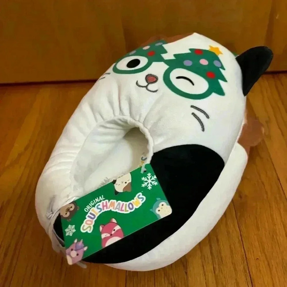 Squishmallows Christmas Cam the Cat Slippers Size 4/5 NWT - Picture 7 of 8